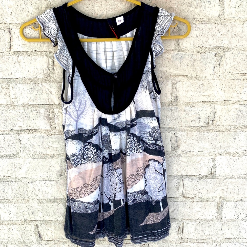 Urban Outfitters Y2K Lux flutter sleeve top. Size XS